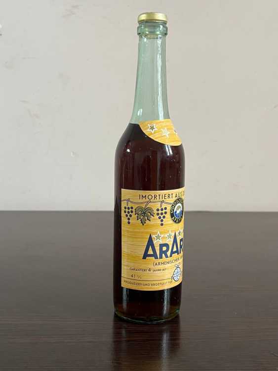 Армянский "Арарат 4 звезды" 1986 года.0,5 л. СССР. Экспортный.