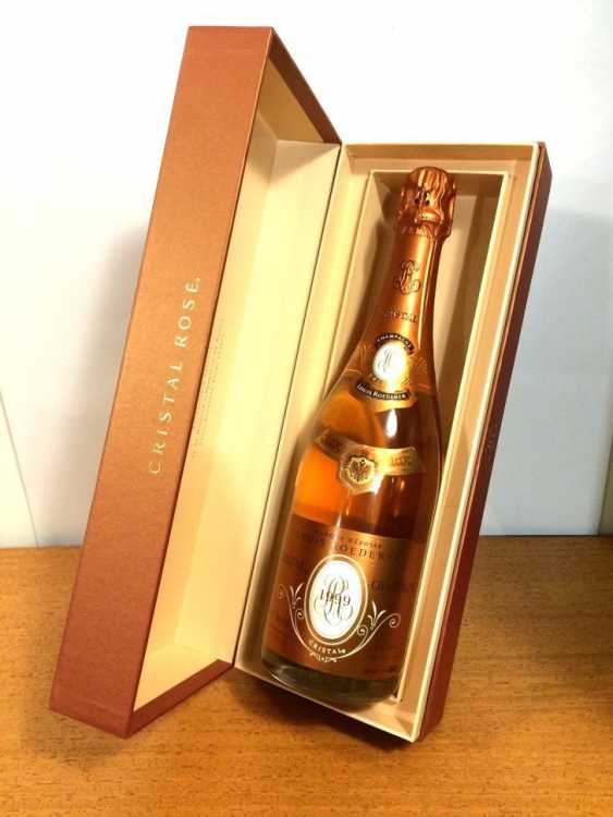 Шампанское "Louis Roederer Cristal Rose" 1999 года.