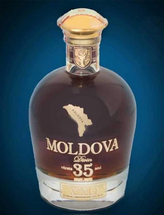 Коньяк «Moldova» 35 лет, Aroma. Kingstone 0,7