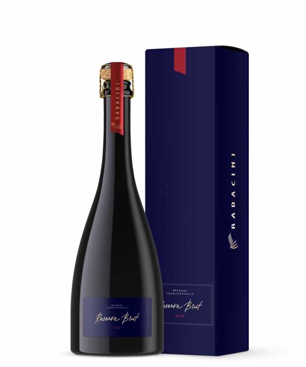 Шампанское «Radacini» 2018 Reserve Brut. 0,75 в коробке