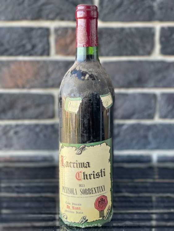 Вино Lacrima Christi della Penisola Sorrentina 1982 года урожая