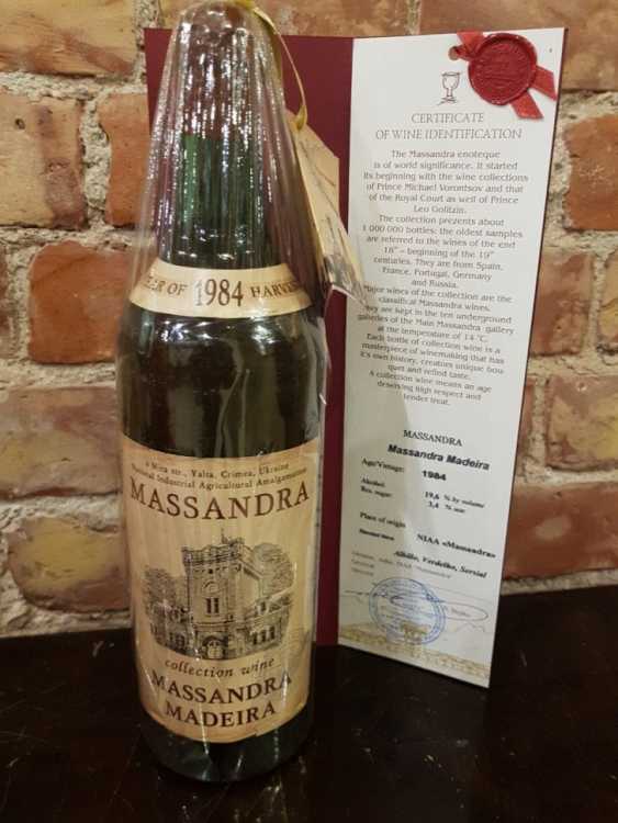 МАДЕРА «МАССАНДРА» урожая 1984 года 0,75 литра