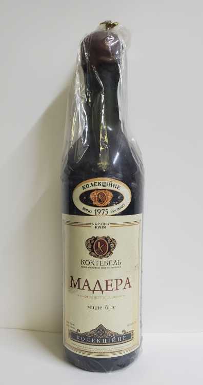 Коктебель "Мадера" 1975 года урожая 0,75 литра.