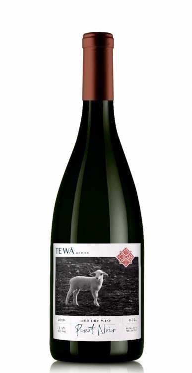 Вино «Pinot Noir» 2019 Te Wa Wines. 0,75