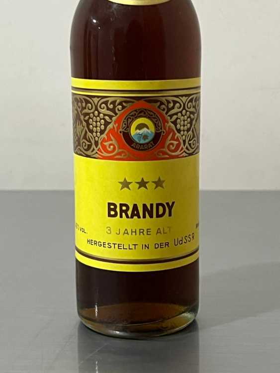 Армянский "Brandy 3 звезды" 0,5 л 1982 года. Экспорт в ГДР. 