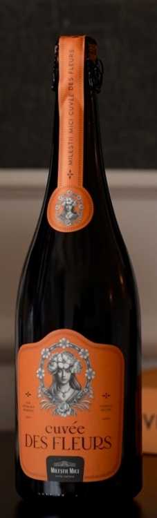 Шампанское «Cuvee des Fleurs» полусухое белое, Milestii Mici. 0,75