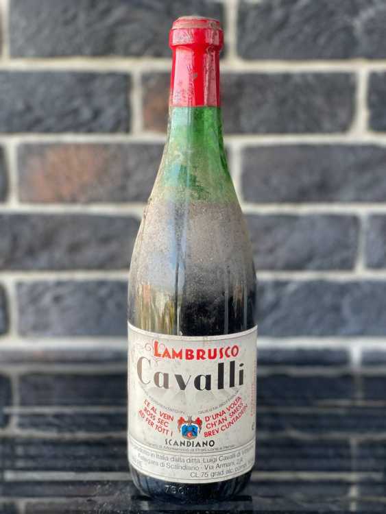 Вино Lambrusco Cavalli 1986 года урожая