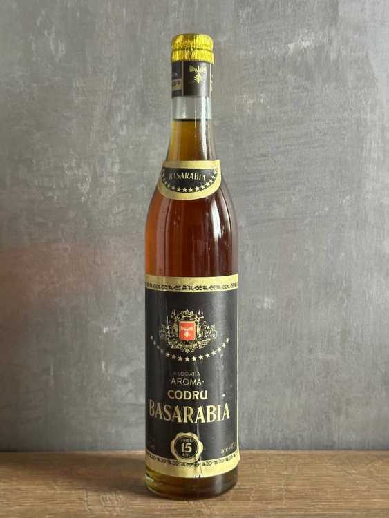 Молдавский "Бессарабия 15 лет" 1993 года. 0,5 л. 